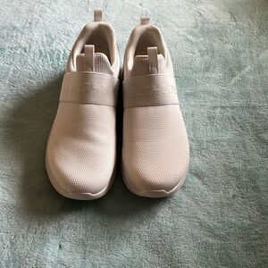 Women’s Skechers size 8.5 Basically brand new